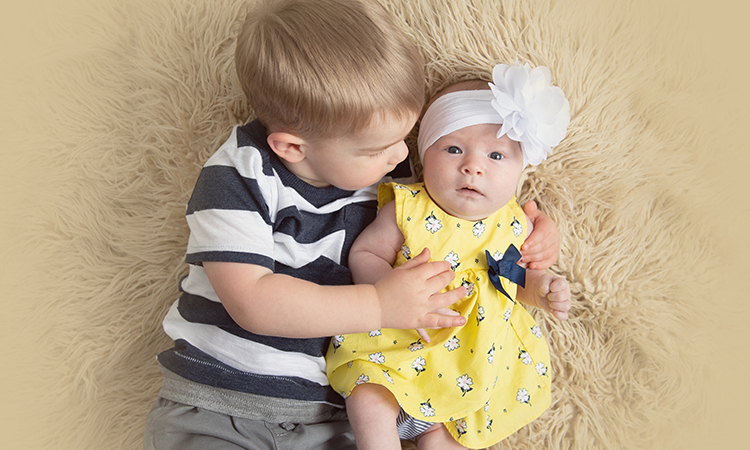 Baby Evelyn Linder and her brother Harry